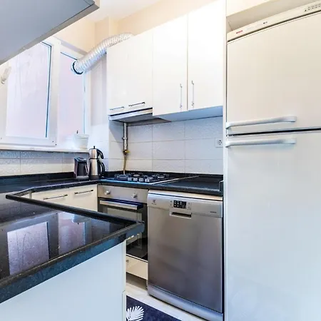 Daire Modern Flat W Balcony 2 Min To Marmaray In Kadikoy *