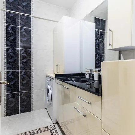 Modern Flat W Balcony 2 Min To Marmaray In Kadikoy İstanbul